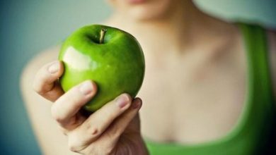 Фото - Стоматологи объяснили, когда вредно есть яблоки